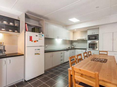 OCEANS 12 - ANGLESEA - Accommodation in Bendigo 3
