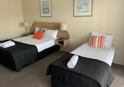 Outrigger Burleigh - Accommodation in Bendigo 2
