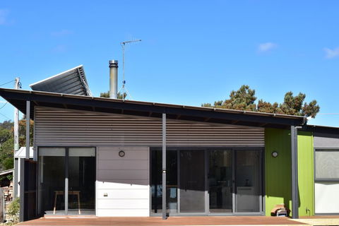 Oystercatcher - On The Banks Of The Lagoon - Accommodation in Bendigo 3