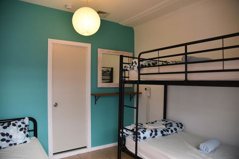 Ozzie Pozzie Backpackers - Port Macquarie YHA - Accommodation in Bendigo 1