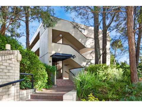 PANAMA-hosted By:L'Abode Accommodation - Accommodation in Bendigo 1