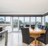 Paradise Point - Tamar Valley 14 Persons Residence with pool - Accommodation in Bendigo