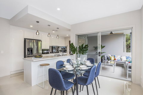Park Avenue Luxe Townhouse Brand New Sleeps 9 - Accommodation in Bendigo 3