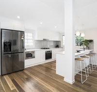 Park Avenue Terrace House Sleeps 9 - Accommodation in Bendigo