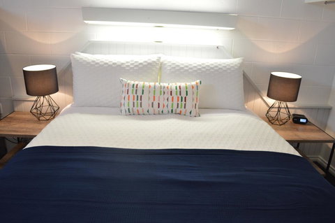 Penguin Seaside Motel - Accommodation in Bendigo 1