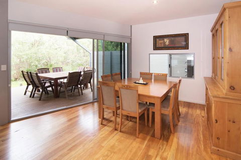 PEPPY TREE HOUSE - Accommodation in Bendigo 1