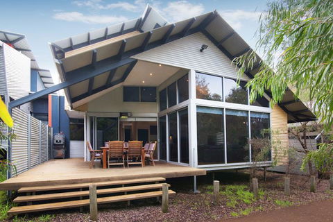 PEPPY TREE HOUSE - Accommodation in Bendigo 3