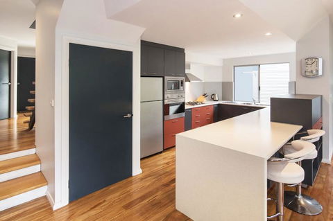 PEPPY TREE HOUSE - Accommodation in Bendigo 2
