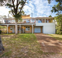 Pet Friendly 4 Bedroom Holiday Home - River Views - Accommodation in Bendigo