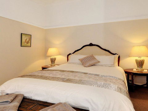 Plum Tree Cottage - Warm, Cosy & Walk To Town - Accommodation in Bendigo 2