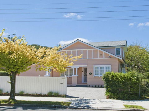 Plum Tree Cottage - Warm, Cosy & Walk To Town - Accommodation in Bendigo 0
