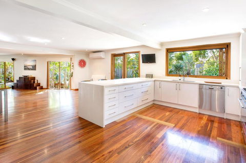POINT LEO BEACH HOUSE - POINT LEO - Accommodation in Bendigo 2