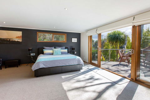 POINT LEO BEACH HOUSE - POINT LEO - Accommodation in Bendigo 0