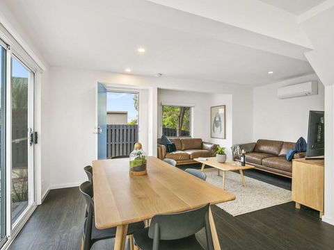 Point Roadknight Villa 3 - Accommodation in Bendigo 1