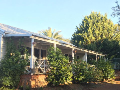 Pool House - Accommodation in Bendigo 1