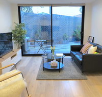Pride Bentleigh Apartment with Private Garden - Accommodation in Bendigo