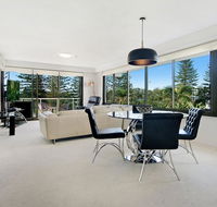Private Apartment - Central Broadbeach - Accommodation in Bendigo