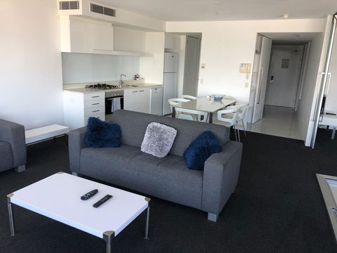 Q1 1 Bedroom Apartment On 30th Floor - Accommodation in Bendigo 1