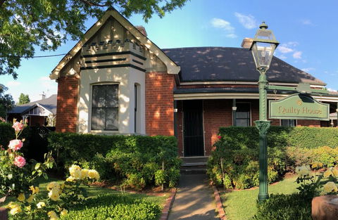 QUILTY HOUSE (Formerly Beethovens) - Accommodation in Bendigo 2
