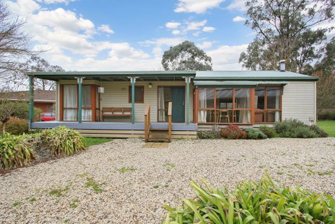 R & R In Bright - Short Walk To Town - Accommodation in Bendigo 2