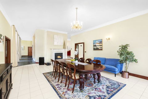 Razorback Holiday House With Incredible Views - Accommodation in Bendigo 3