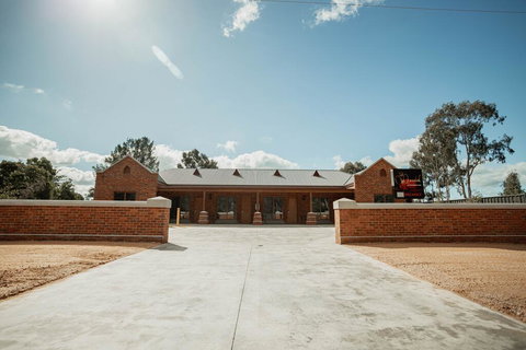 Red Waratah Accommodation - Accommodation in Bendigo 0