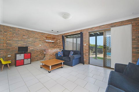 Relax At Lighthouse 4 Lighthouse Road - Accommodation in Bendigo 3