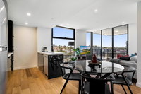 Resort-style Apartment with Balcony Pool and Gym