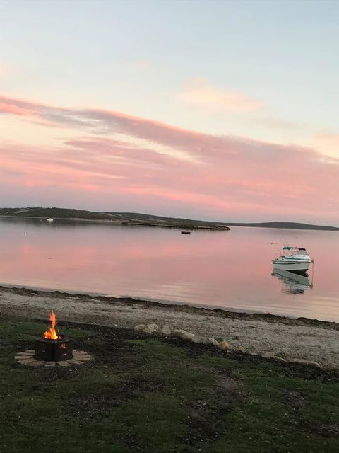 Rising Tide Beach House - Accommodation in Bendigo 3