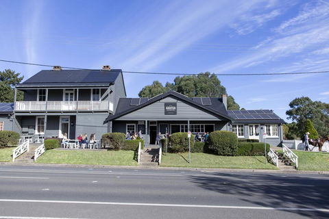 Robertson Public House And Kitchen - Accommodation in Bendigo 0