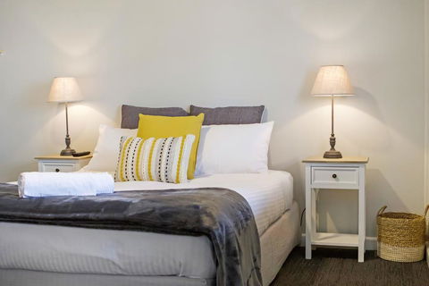 Robertson Public House And Kitchen - Accommodation in Bendigo 1