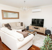 Roselawn Entertainer Large  Luxurious Sleeps 12 - Accommodation in Bendigo