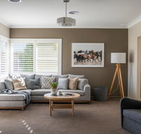 Sampson St Large Stylish CBD Home Sleeps 11 - Accommodation in Bendigo