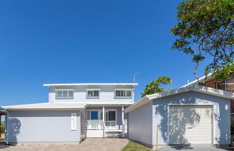 Sandpiper Beach Front House - Accommodation in Bendigo 0