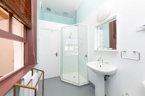 Seal Rocks Lighthouse Cottages - Accommodation in Bendigo 2