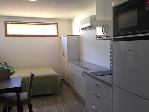 Self Contained Cabin - Accommodation in Bendigo 3