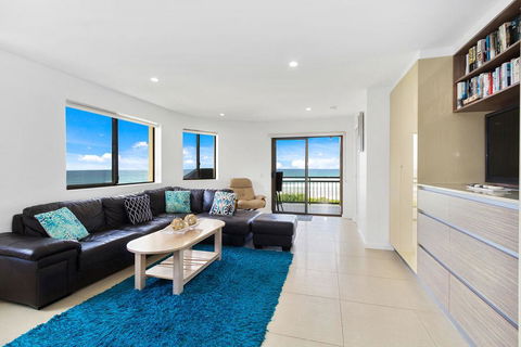 Shoreline Nine Penthouse With Ocean Views - Accommodation in Bendigo 1