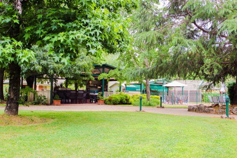 Silver Birches Holiday Unit 1 - Accommodation in Bendigo 1