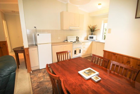 Silver Birches Holiday Unit 10 - Accommodation in Bendigo 0