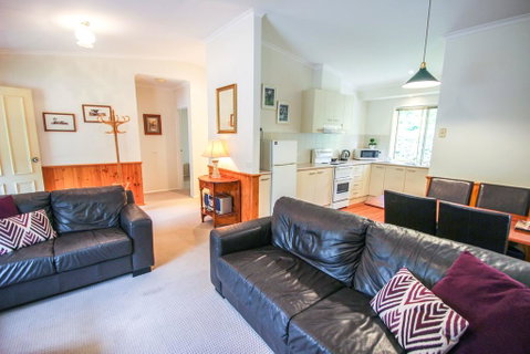 Silver Birches Holiday Unit 2 - Accommodation in Bendigo 0