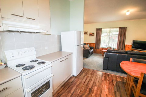 Silver Birches Holiday Unit 3 - Accommodation in Bendigo 2