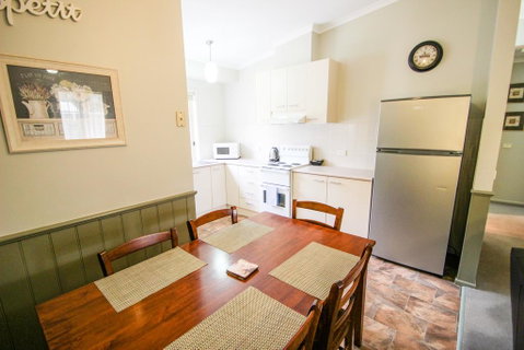Silver Birches Holiday Unit 6 - Accommodation in Bendigo 2