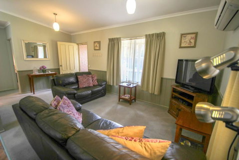 Silver Birches Holiday Unit 6 - Accommodation in Bendigo 0
