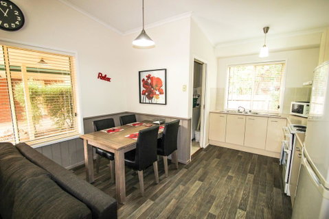 Silver Birches Holiday Unit 9 - Accommodation in Bendigo 3