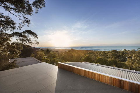 Skyluxe Luxury Retreat With Water Views And Deluxe Interior From Every Room - Accommodation in Bendigo 1