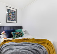 Sleek modern apartment close to everything - Accommodation in Bendigo