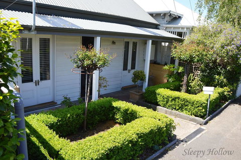 Sleepy Hollow - Accommodation in Bendigo 0