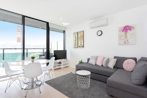 South Yarra City View Apartment With Car Park, Amazon Alexa, Spotify, Netflix, And WiFi - Accommodation in Bendigo 1