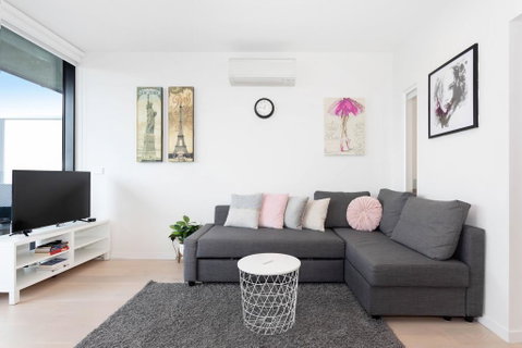 South Yarra City View Apartment With Car Park, Amazon Alexa, Spotify, Netflix, And WiFi - Accommodation in Bendigo 2