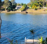 Spacious 2 Bedroom Beach Side Apartment - Close to shopping Centre with Coles Health Food Shop Sushi Pizza Cafes Hairdresse - Accommodation in Bendigo